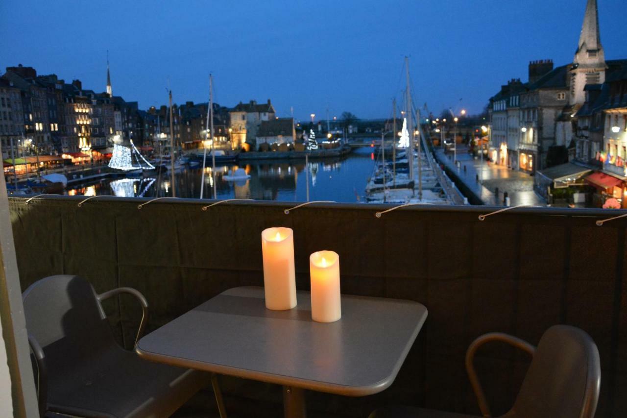 Апартаменты Le Balcon Du Port Онфлёр Экстерьер фото
